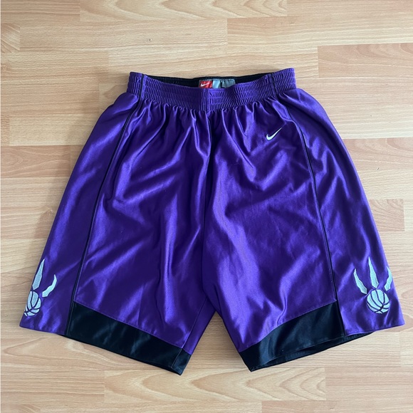 Raptors Nike basketball shorts - Picture 3 of 5